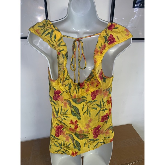 Cute Floral Ruffle Top M - Picture 3 of 3
